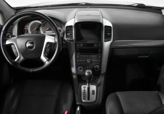 Подержанный автомобиль Chevrolet Captiva 2008 года (12 фото)