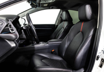 Подержанный автомобиль Toyota Camry Sedan 2021 года (25 фото)