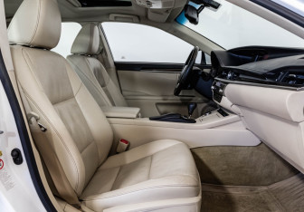 Подержанный автомобиль Lexus ES 2013 года (24 фото)