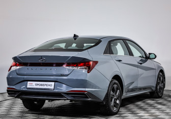Подержанный автомобиль Hyundai Elantra Sedan 2021 года (5 фото)