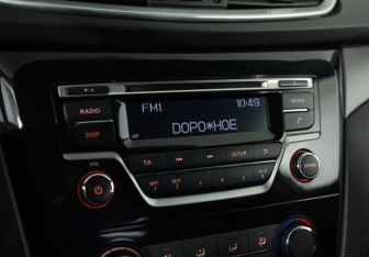 Подержанный автомобиль Nissan Qashqai 2015 года (13 фото)