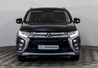 Подержанный автомобиль Mitsubishi Outlander 2017 года (2 фото)