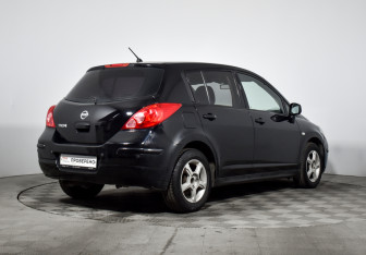 Подержанный автомобиль Nissan Tiida Hatchback 2010 года (5 фото)