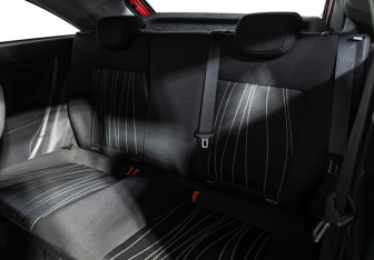 Подержанный автомобиль Opel Corsa 2010 года (11 фото)