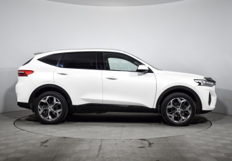 Подержанный автомобиль Haval F7 2022 года (4 фото)