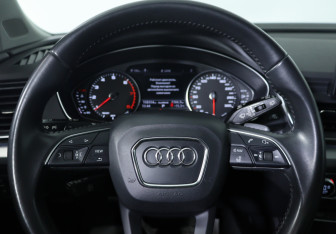 Подержанный автомобиль Audi Q5 2017 года (17 фото)