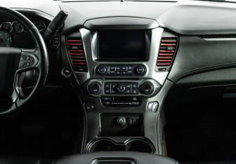 Подержанный автомобиль Chevrolet Tahoe 2016 года (13 фото)