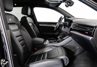 Подержанный автомобиль Volkswagen Touareg 2019 года (26 фото)