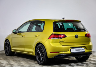 Подержанный автомобиль Volkswagen Golf Hatchback 2017 года (7 фото)