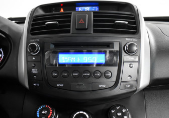 Подержанный автомобиль Lifan X60 2015 года (14 фото)