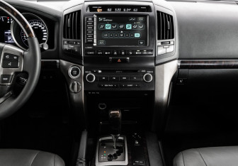 Подержанный автомобиль Toyota Land Cruiser Suv 2008 года (14 фото)