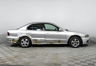 Подержанный автомобиль Mitsubishi Galant Sedan 2003 года (4 фото)