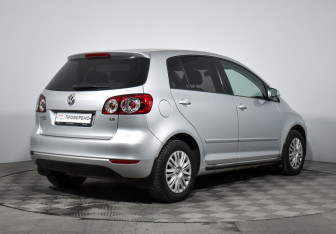 Подержанный автомобиль Volkswagen Golf Plus 2012 года (5 фото)