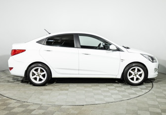 Подержанный автомобиль Hyundai Solaris Sedan 2016 года (4 фото)