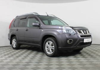 Подержанный автомобиль Nissan X-Trail 2012 года (2 фото)