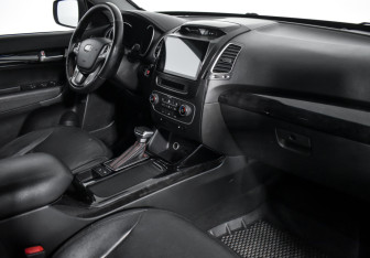 Подержанный автомобиль Kia Sorento 2013 года (12 фото)