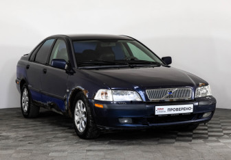 Подержанный автомобиль Volvo S40 2001 года (3 фото)
