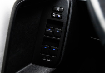 Подержанный автомобиль Toyota Land Cruiser Prado 2018 года (24 фото)