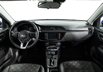 Подержанный автомобиль Kia Rio Hatchback 2020 года (13 фото)