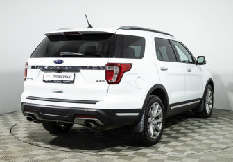 Подержанный автомобиль Ford Explorer 2018 года (5 фото)
