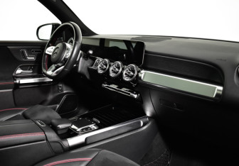 Подержанный автомобиль Mercedes-Benz GLB 2020 года (12 фото)