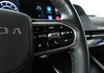 Подержанный автомобиль Omoda C5 2023 года (22 фото)