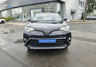 Подержанный автомобиль Toyota RAV4 2016 года (2 фото)