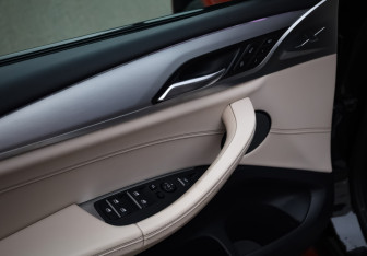 Подержанный автомобиль BMW X4 2019 года (14 фото)