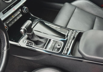 Подержанный автомобиль Kia Stinger 2018 года (17 фото)