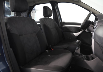 Подержанный автомобиль Renault Logan Sedan 2012 года (14 фото)