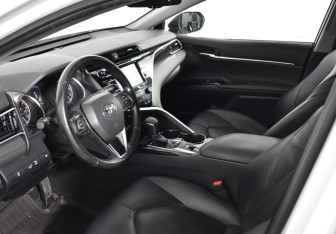 Подержанный автомобиль Toyota Camry Sedan 2020 года (9 фото)