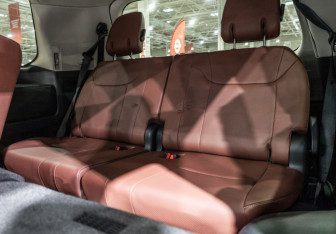 Подержанный автомобиль Lexus LX 2016 года (13 фото)