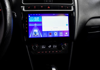 Подержанный автомобиль Volkswagen Polo Sedan 2013 года (14 фото)