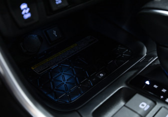 Подержанный автомобиль Toyota RAV4 2022 года (19 фото)