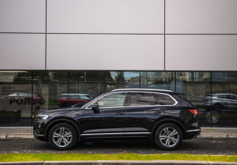 Подержанный автомобиль Volkswagen Touareg 2020 года (8 фото)