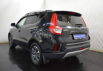 Подержанный автомобиль Geely Emgrand X7 2019 года (7 фото)