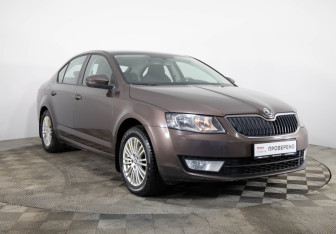 Подержанный автомобиль Skoda Octavia Liftback 2014 года (3 фото)