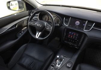 Подержанный автомобиль Infiniti QX50 2018 года (10 фото)