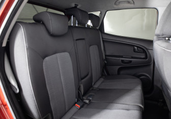 Подержанный автомобиль Kia Venga 2012 года (12 фото)