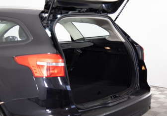 Подержанный автомобиль Ford Focus Wagon 2016 года (22 фото)