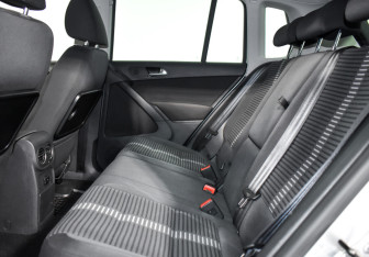 Подержанный автомобиль Volkswagen Tiguan 2011 года (12 фото)