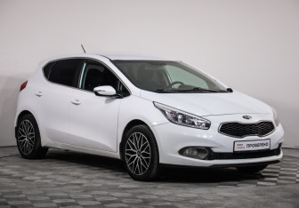 Подержанный автомобиль Kia Ceed Hatchback 2012 года (3 фото)