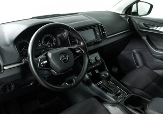 Подержанный автомобиль Skoda Karoq 2021 года (11 фото)