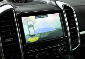 Подержанный автомобиль Porsche Cayenne 2015 года (17 фото)