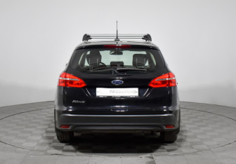 Подержанный автомобиль Ford Focus Wagon 2019 года (6 фото)