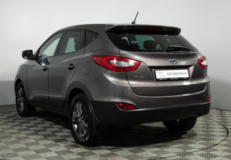 Подержанный автомобиль Hyundai ix35 2014 года (7 фото)