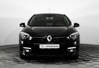 Подержанный автомобиль Renault Fluence 2014 года (2 фото)