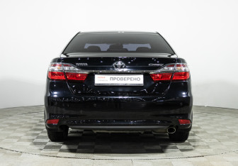 Подержанный автомобиль Toyota Camry Sedan 2016 года (6 фото)