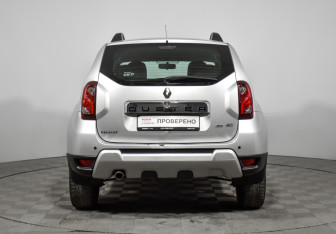 Подержанный автомобиль Renault Duster 2016 года (6 фото)