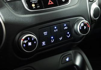Подержанный автомобиль Hyundai ix35 2013 года (15 фото)